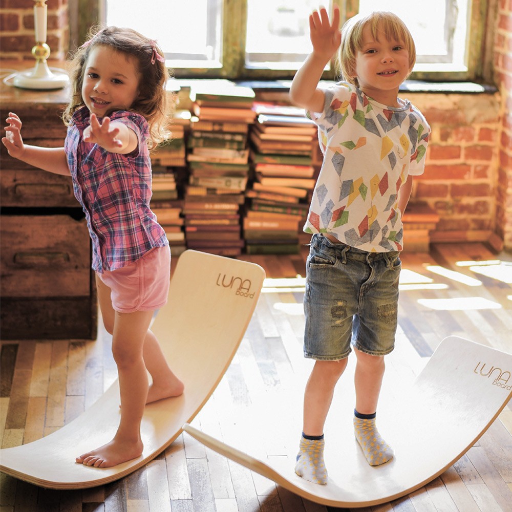 ZOE Planche d'équilibre Montessori en bois. Revêtement en feutrine.