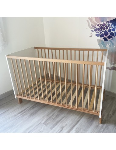 MATTI Lit bébé évolutif à barreaux pieds droits vernis écologique