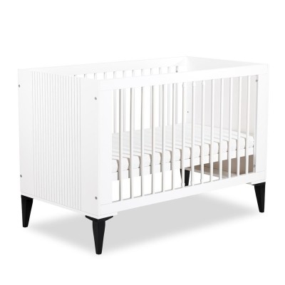 MIA Lit bébé évolutif à barreaux avec sommier réglable