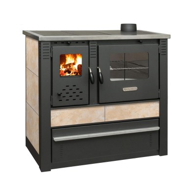 Image de couverture montrant une cuisinière à bois noire avec des finitions beiges, porte fermée.