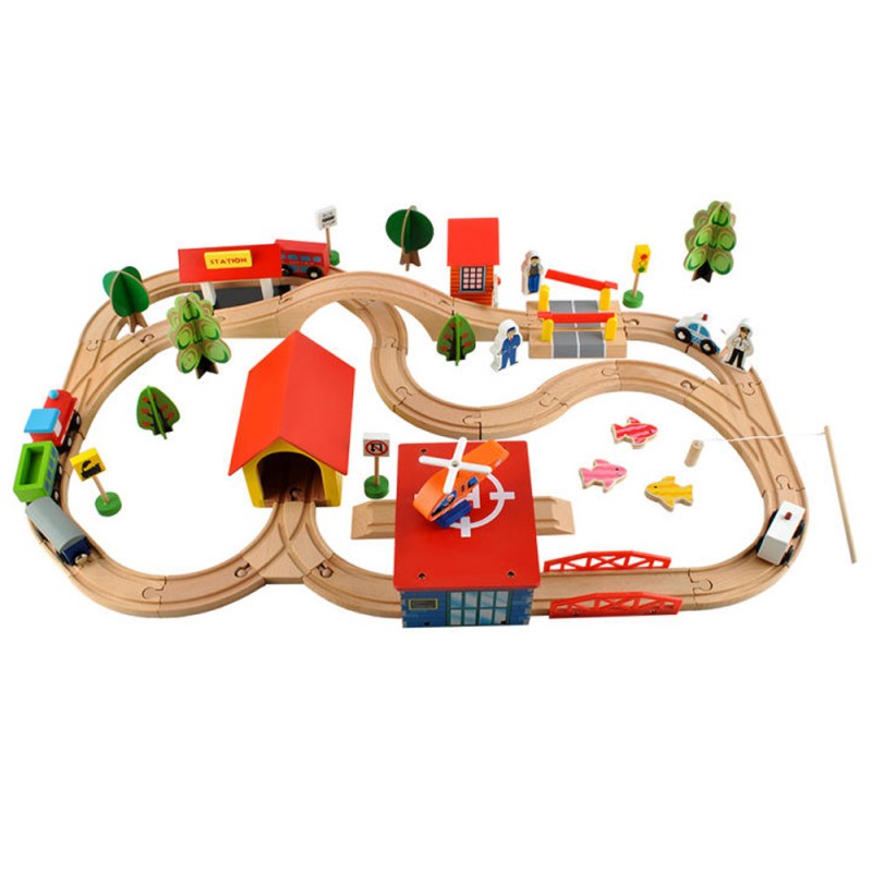 Petit circuit train léger, avec jeux de circulation en bois. Promotion