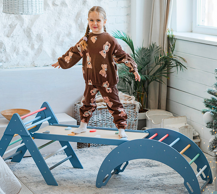 Jouet Montessori Triangle d'escalade – Univers jeux en bois